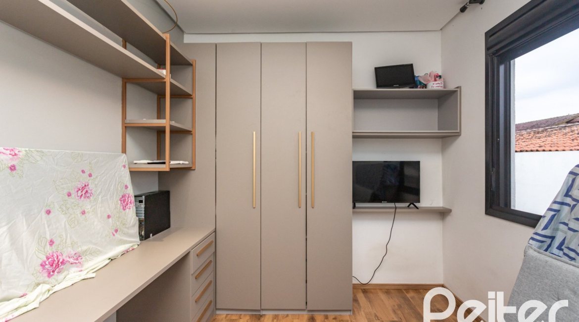 Casa em Condomínio à venda com 183m², 3 dormitórios, 3 suítes, 2 vagas, no bairro Ipanema em Porto Alegre
