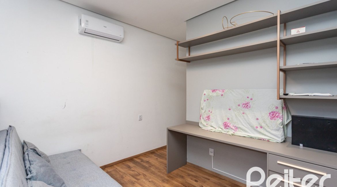 Casa em Condomínio à venda com 183m², 3 dormitórios, 3 suítes, 2 vagas, no bairro Ipanema em Porto Alegre