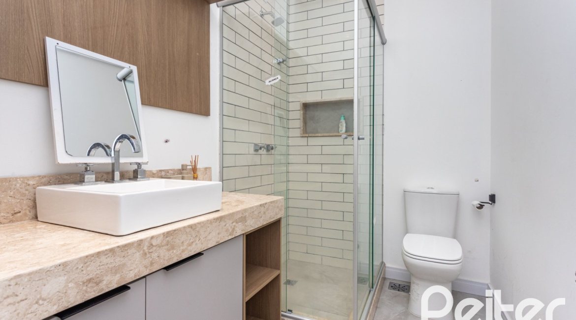 Casa em Condomínio à venda com 183m², 3 dormitórios, 3 suítes, 2 vagas, no bairro Ipanema em Porto Alegre