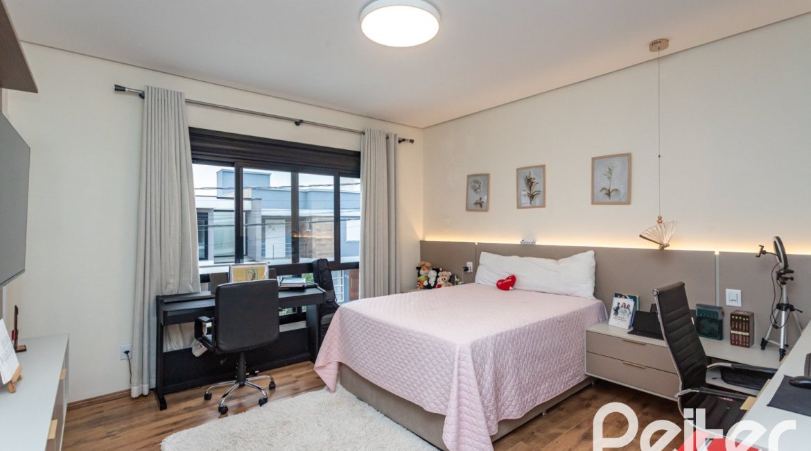 Casa em Condomínio à venda com 183m², 3 dormitórios, 3 suítes, 2 vagas, no bairro Ipanema em Porto Alegre
