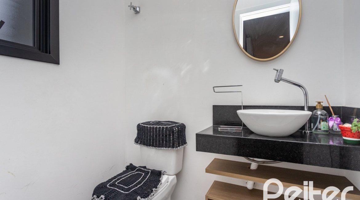 Casa em Condomínio à venda com 183m², 3 dormitórios, 3 suítes, 2 vagas, no bairro Ipanema em Porto Alegre