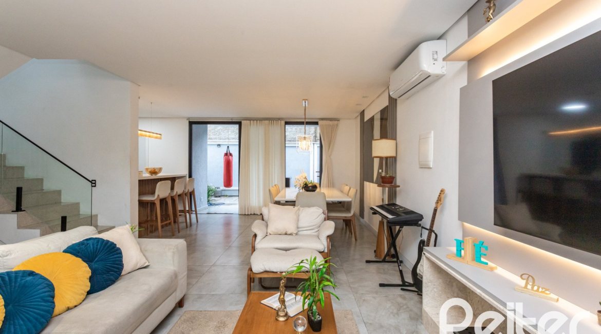 Casa em Condomínio à venda com 183m², 3 dormitórios, 3 suítes, 2 vagas, no bairro Ipanema em Porto Alegre