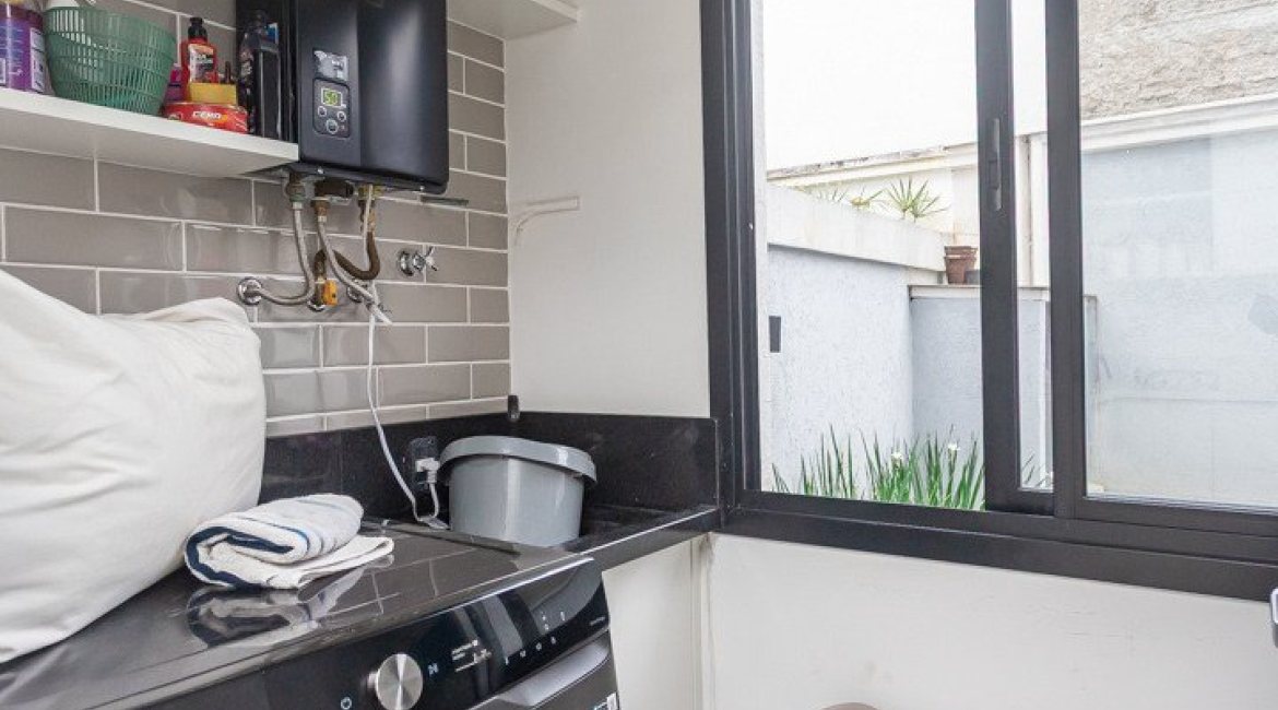 Casa em Condomínio à venda com 183m², 3 dormitórios, 3 suítes, 2 vagas, no bairro Ipanema em Porto Alegre
