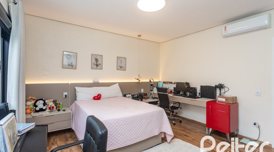 Casa em Condomínio à venda com 183m², 3 dormitórios, 3 suítes, 2 vagas, no bairro Ipanema em Porto Alegre