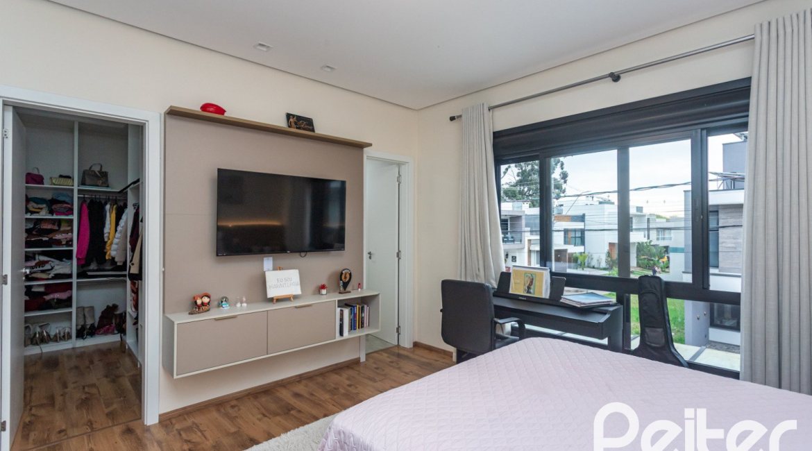 Casa em Condomínio à venda com 183m², 3 dormitórios, 3 suítes, 2 vagas, no bairro Ipanema em Porto Alegre