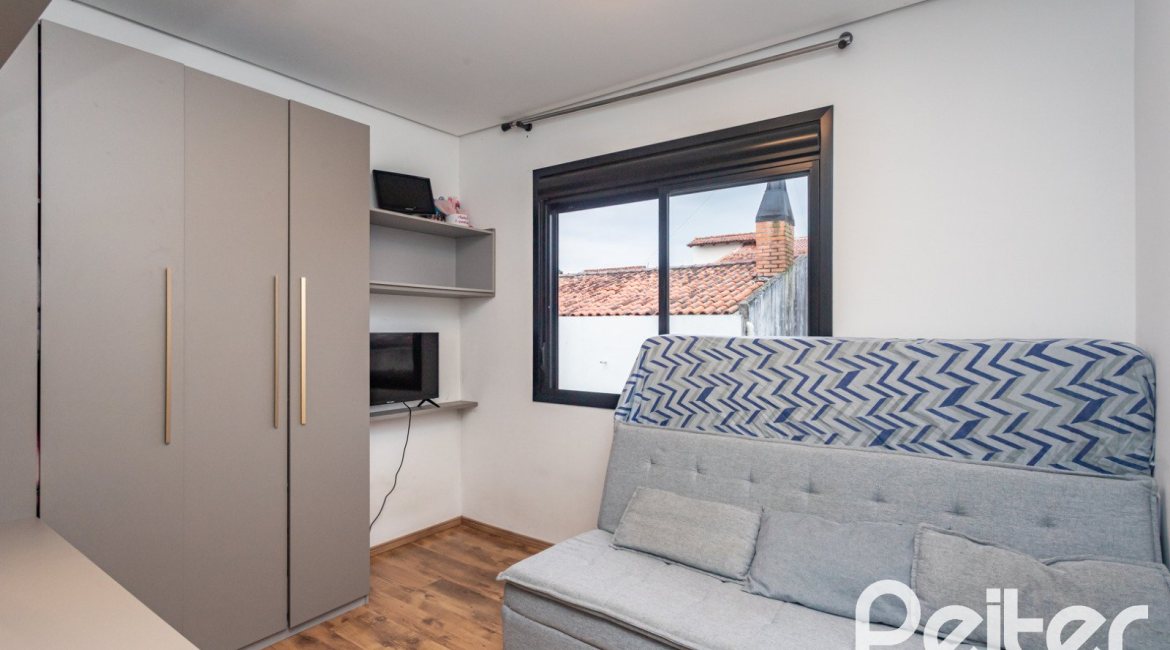 Casa em Condomínio à venda com 183m², 3 dormitórios, 3 suítes, 2 vagas, no bairro Ipanema em Porto Alegre