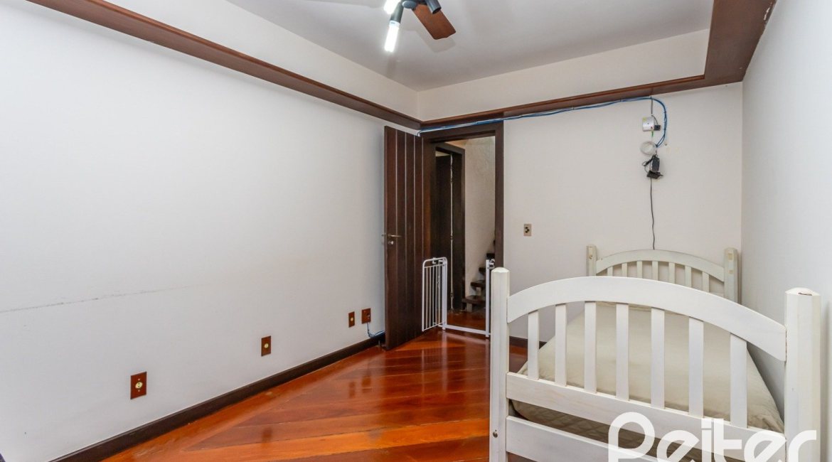 Casa em Condomínio à venda com 331m², 4 dormitórios, 4 suítes, 3 vagas, no bairro Tristeza em Porto Alegre