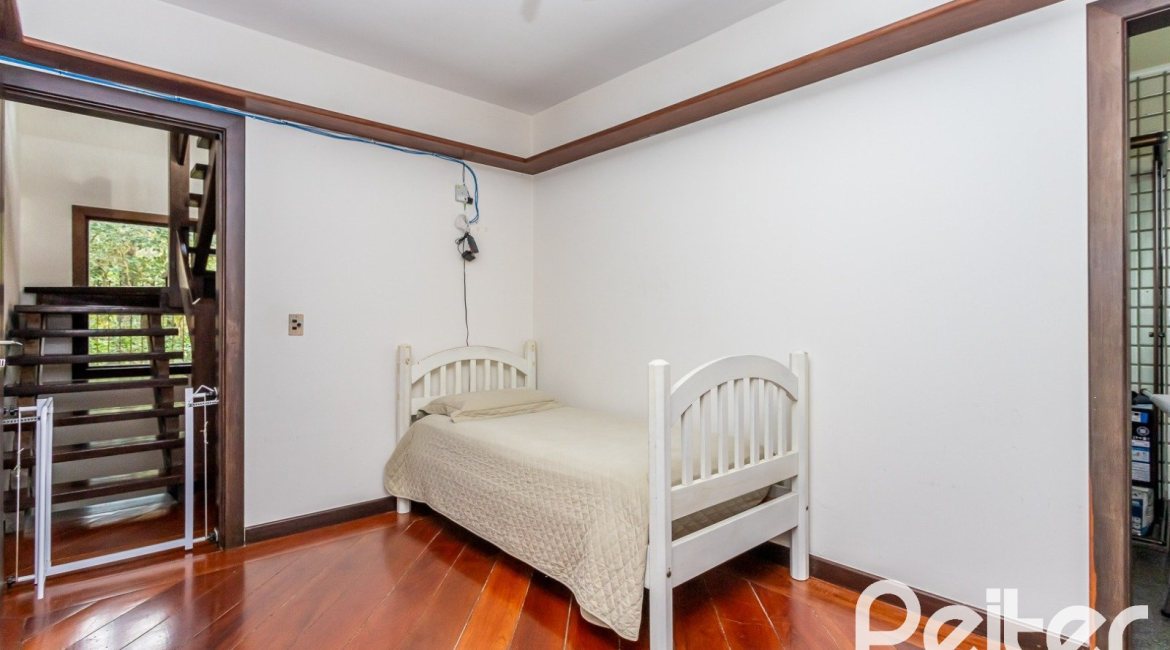 Casa em Condomínio à venda com 331m², 4 dormitórios, 4 suítes, 3 vagas, no bairro Tristeza em Porto Alegre