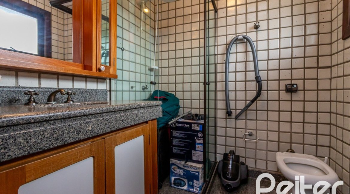 Casa em Condomínio à venda com 331m², 4 dormitórios, 4 suítes, 3 vagas, no bairro Tristeza em Porto Alegre