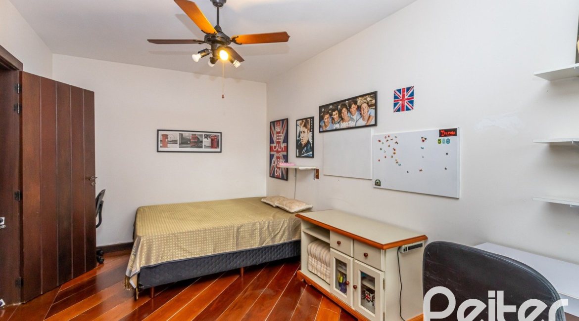 Casa em Condomínio à venda com 331m², 4 dormitórios, 4 suítes, 3 vagas, no bairro Tristeza em Porto Alegre