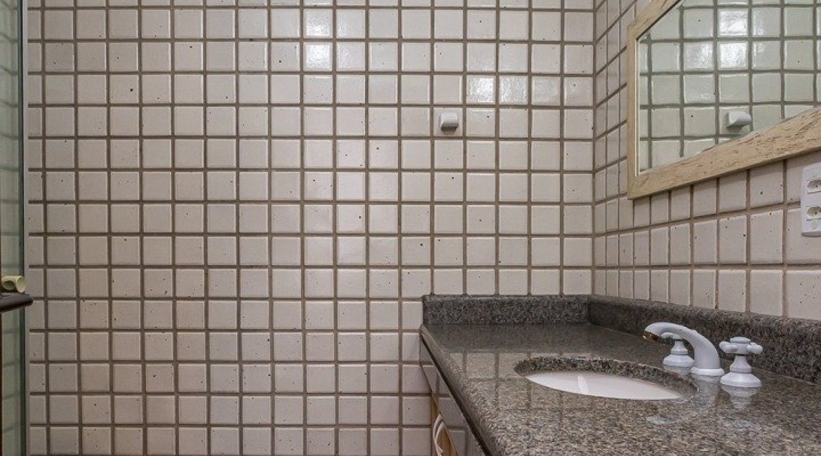 Casa em Condomínio à venda com 331m², 4 dormitórios, 4 suítes, 3 vagas, no bairro Tristeza em Porto Alegre