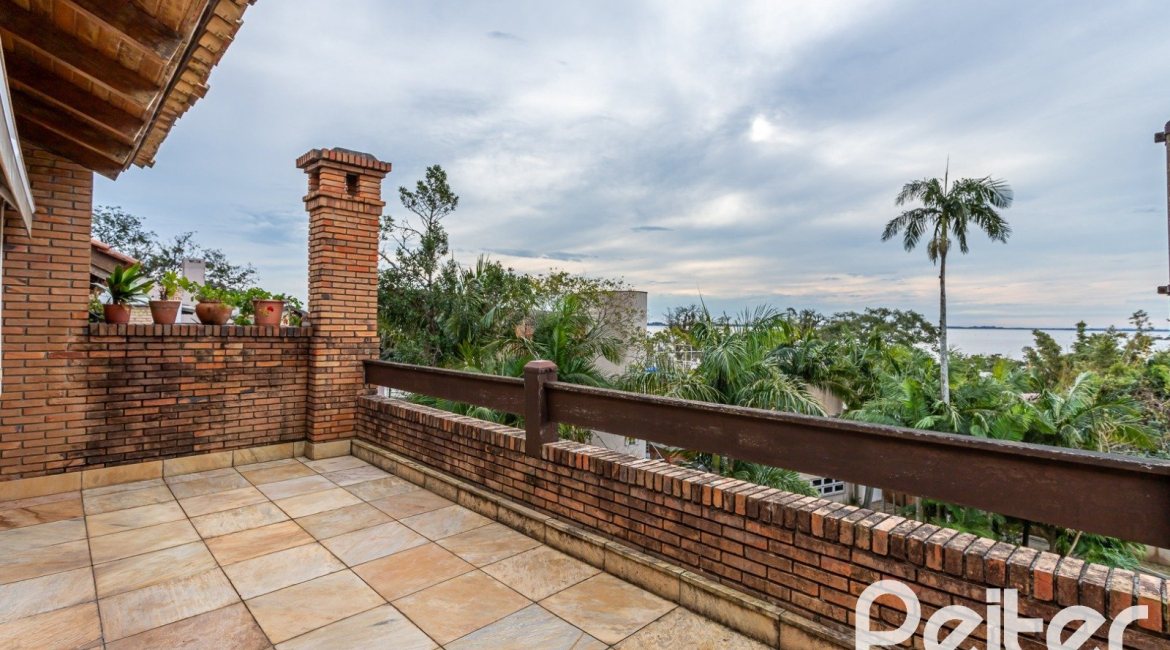 Casa em Condomínio à venda com 331m², 4 dormitórios, 4 suítes, 3 vagas, no bairro Tristeza em Porto Alegre