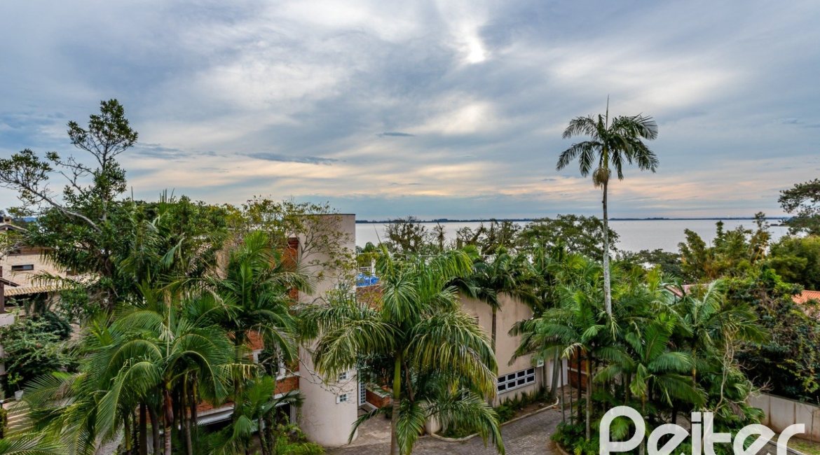 Casa em Condomínio à venda com 331m², 4 dormitórios, 4 suítes, 3 vagas, no bairro Tristeza em Porto Alegre