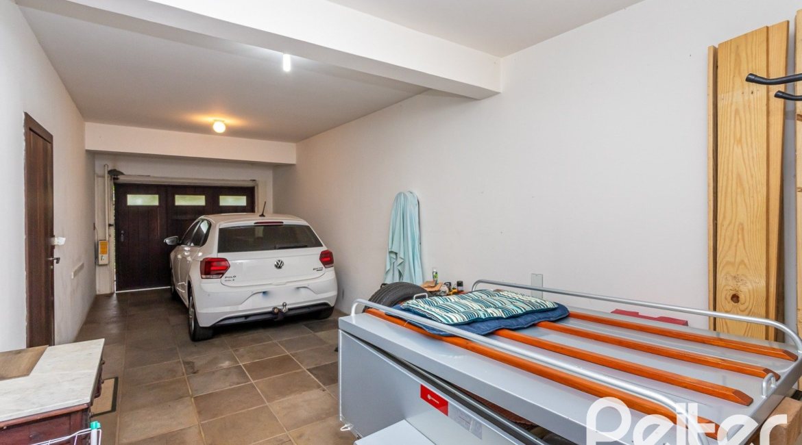 Casa em Condomínio à venda com 331m², 4 dormitórios, 4 suítes, 3 vagas, no bairro Tristeza em Porto Alegre