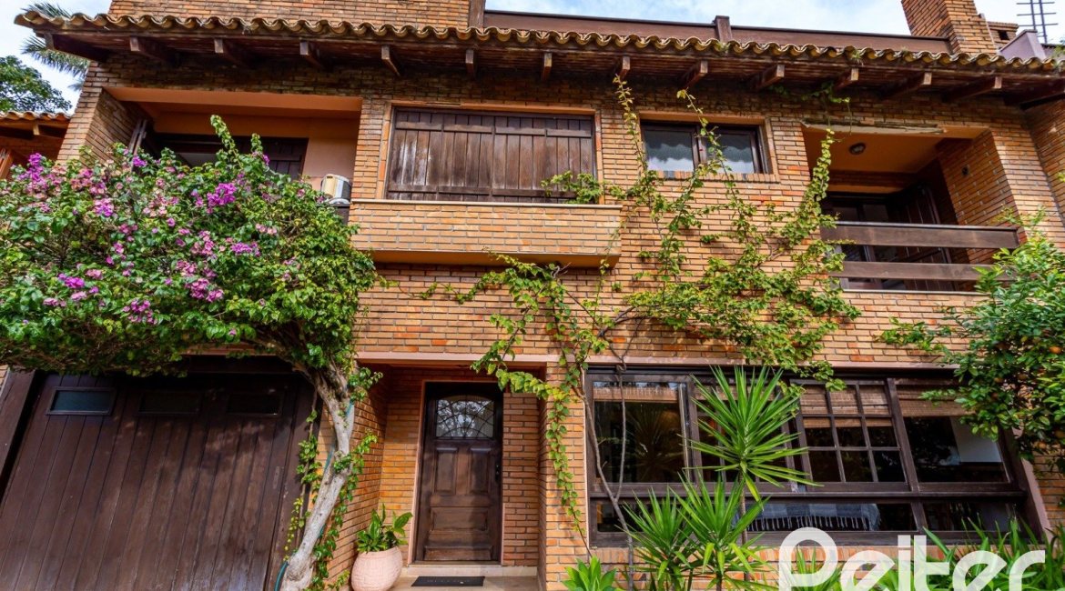 Casa em Condomínio à venda com 331m², 4 dormitórios, 4 suítes, 3 vagas, no bairro Tristeza em Porto Alegre