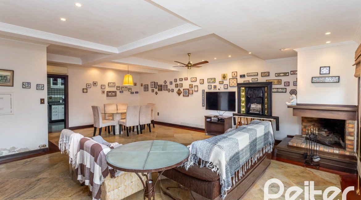 Casa em Condomínio à venda com 331m², 4 dormitórios, 4 suítes, 3 vagas, no bairro Tristeza em Porto Alegre