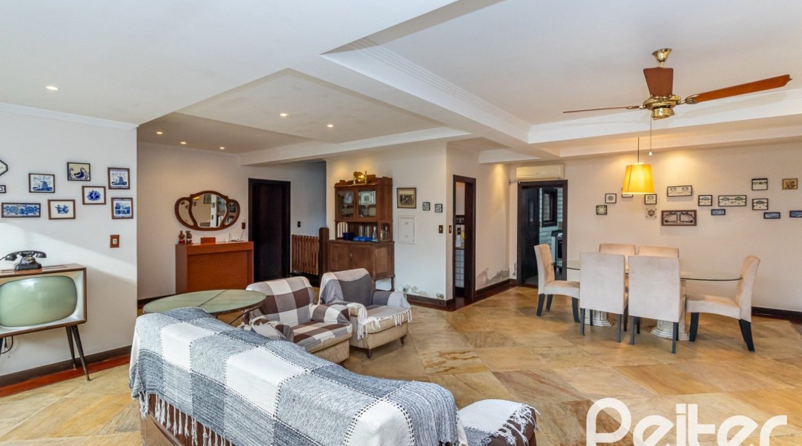 Casa em Condomínio à venda com 331m², 4 dormitórios, 4 suítes, 3 vagas, no bairro Tristeza em Porto Alegre