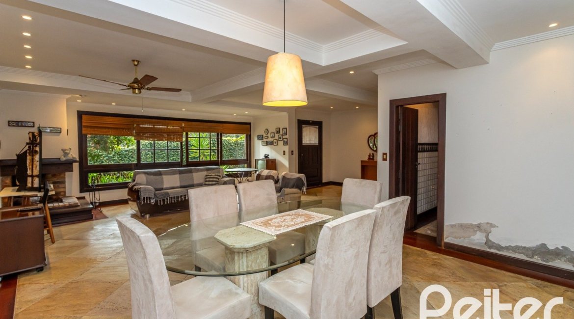 Casa em Condomínio à venda com 331m², 4 dormitórios, 4 suítes, 3 vagas, no bairro Tristeza em Porto Alegre