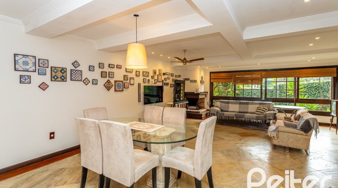 Casa em Condomínio à venda com 331m², 4 dormitórios, 4 suítes, 3 vagas, no bairro Tristeza em Porto Alegre