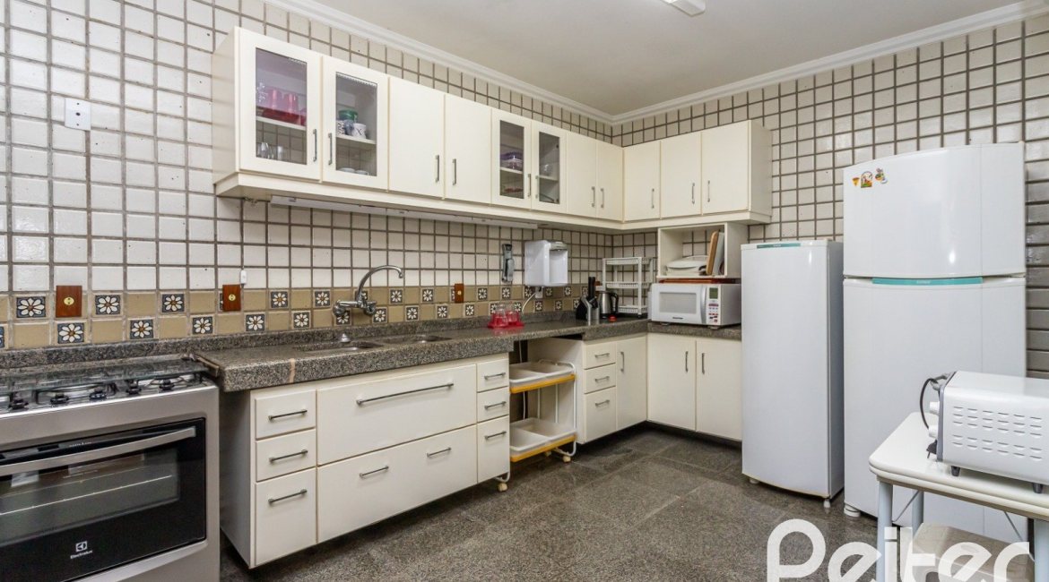 Casa em Condomínio à venda com 331m², 4 dormitórios, 4 suítes, 3 vagas, no bairro Tristeza em Porto Alegre