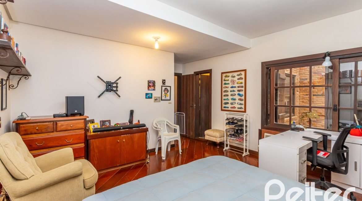 Casa em Condomínio à venda com 331m², 4 dormitórios, 4 suítes, 3 vagas, no bairro Tristeza em Porto Alegre