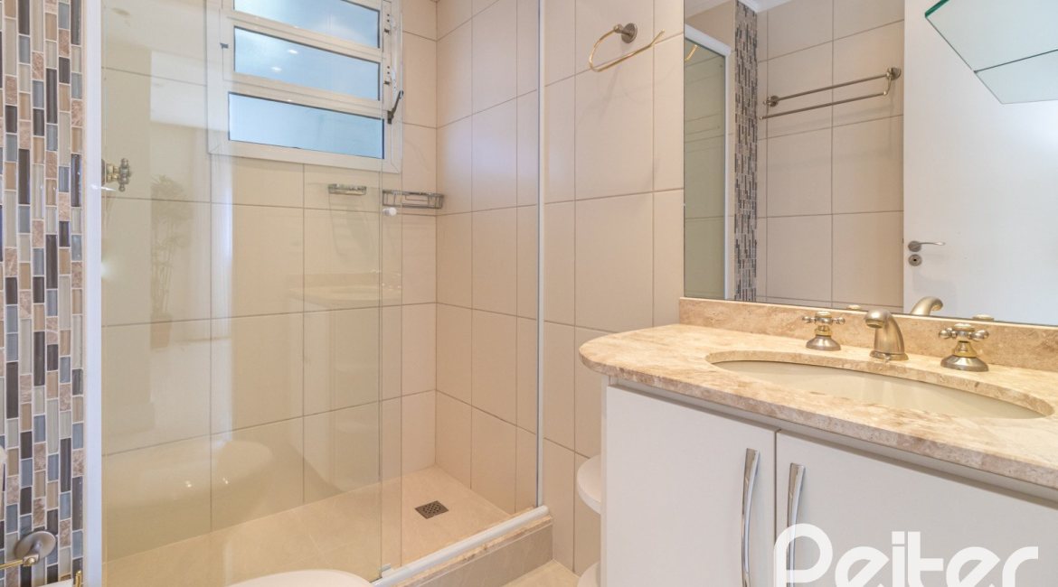 Apartamento à venda com 90m², 4 dormitórios, 1 suíte, 2 vagas, no bairro Tristeza em PORTO ALEGRE