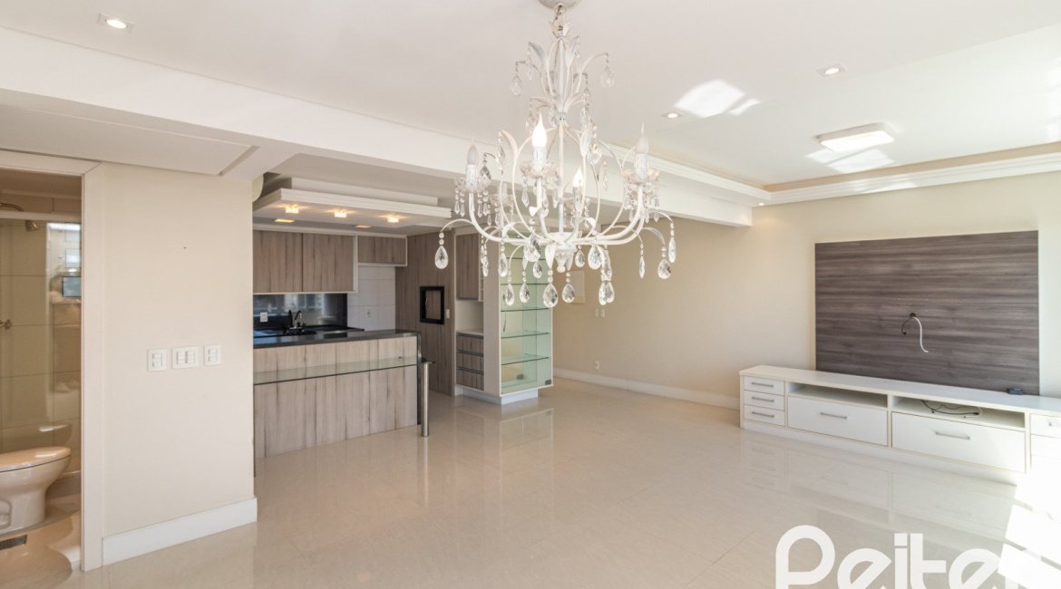 Apartamento à venda com 90m², 4 dormitórios, 1 suíte, 2 vagas, no bairro Tristeza em PORTO ALEGRE