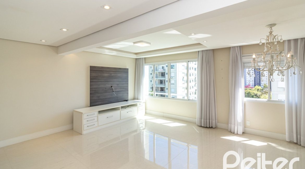 Apartamento à venda com 90m², 4 dormitórios, 1 suíte, 2 vagas, no bairro Tristeza em PORTO ALEGRE