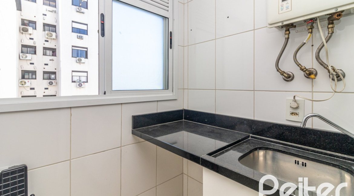 Apartamento à venda com 90m², 4 dormitórios, 1 suíte, 2 vagas, no bairro Tristeza em PORTO ALEGRE