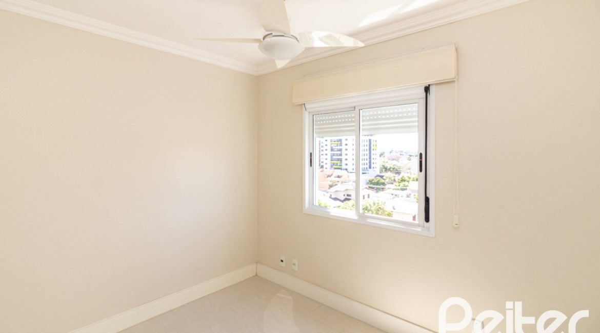 Apartamento à venda com 90m², 4 dormitórios, 1 suíte, 2 vagas, no bairro Tristeza em PORTO ALEGRE