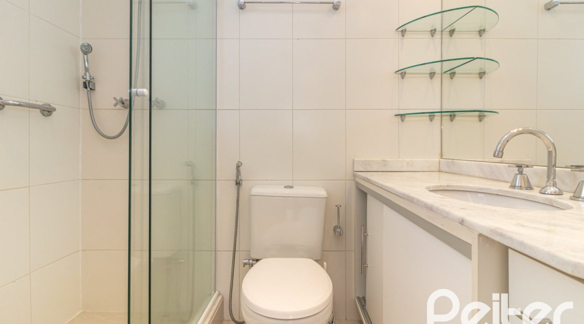 Apartamento à venda com 90m², 4 dormitórios, 1 suíte, 2 vagas, no bairro Tristeza em PORTO ALEGRE