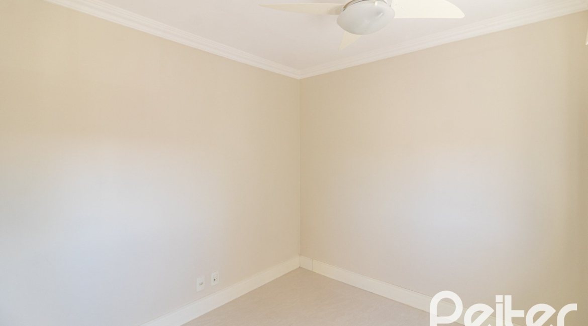 Apartamento à venda com 90m², 4 dormitórios, 1 suíte, 2 vagas, no bairro Tristeza em PORTO ALEGRE