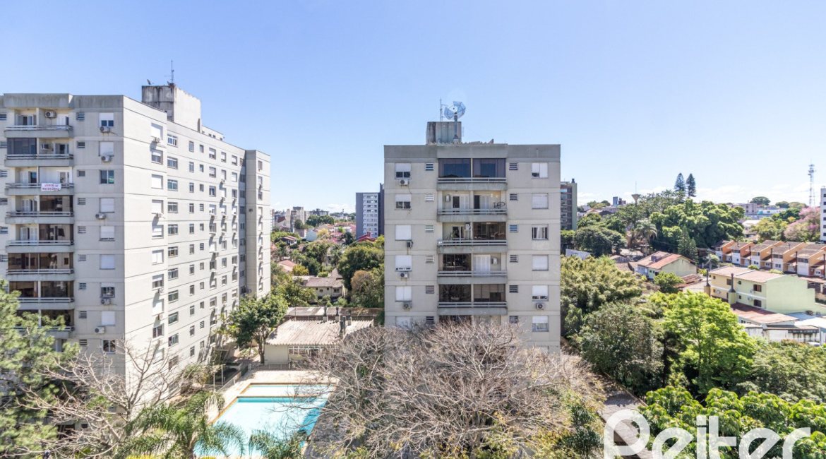 Apartamento à venda com 90m², 4 dormitórios, 1 suíte, 2 vagas, no bairro Tristeza em PORTO ALEGRE