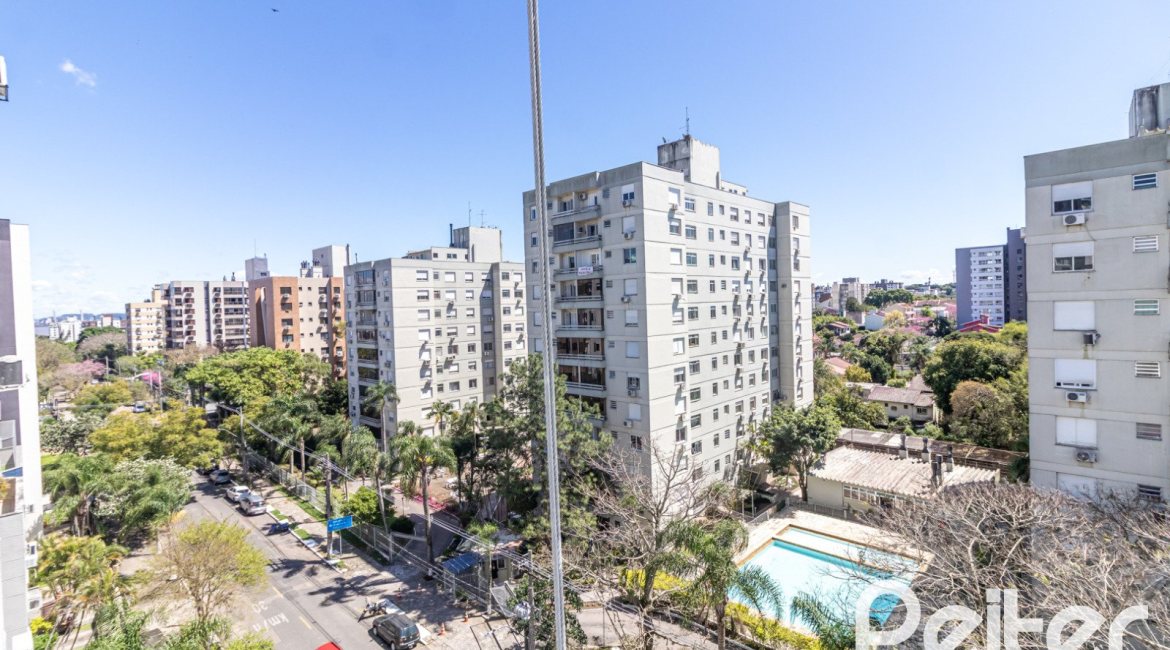Apartamento à venda com 90m², 4 dormitórios, 1 suíte, 2 vagas, no bairro Tristeza em PORTO ALEGRE