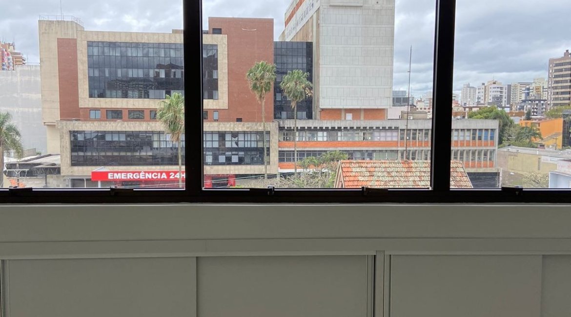 Comercial à venda com 44m², no bairro Menino Deus em Porto Alegre