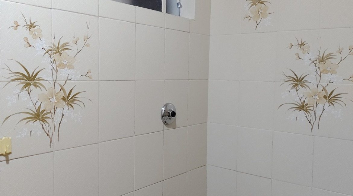 Casa à venda com 179m², 3 dormitórios, 1 suíte, 4 vagas, no bairro Teresópolis em Porto Alegre