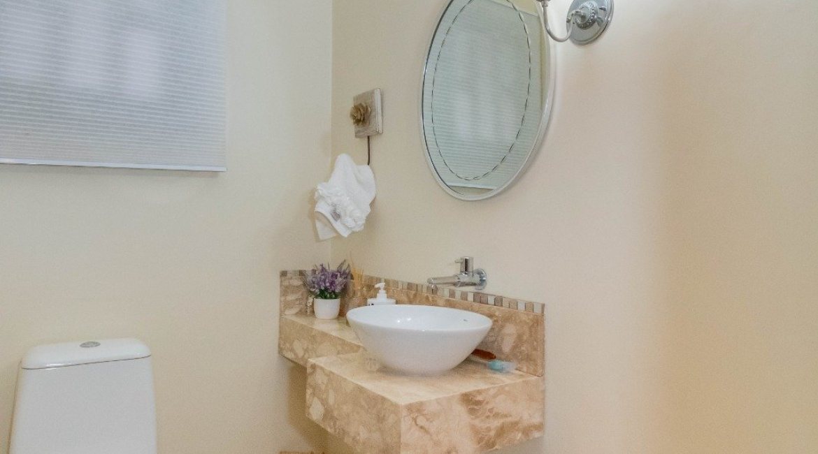 Casa em Condomínio à venda com 420m², 5 dormitórios, 2 suítes, 2 vagas, no bairro Cavalhada em PORTO ALEGRE