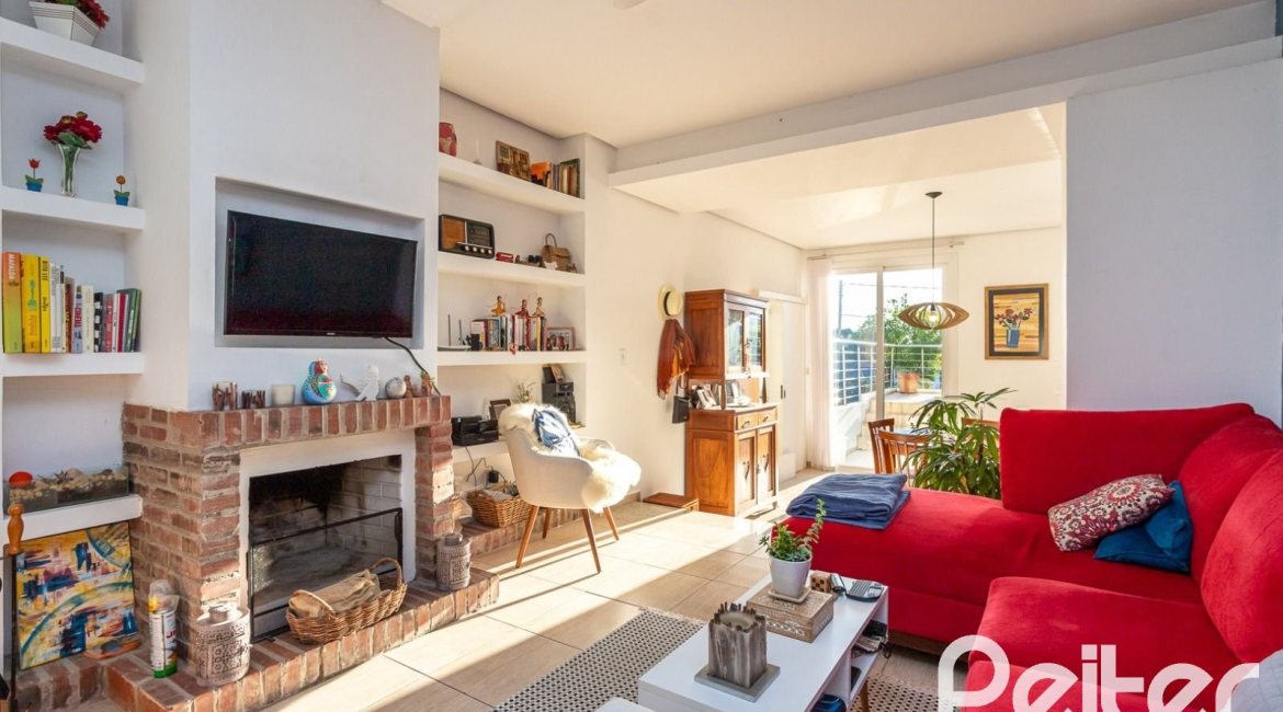 Casa em Condomínio à venda com 161m², 2 dormitórios, 2 suítes, 2 vagas, no bairro Vila Nova em PORTO ALEGRE