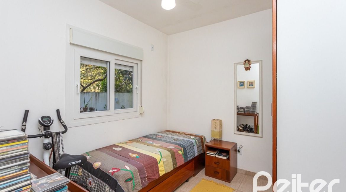 Casa em Condomínio à venda com 161m², 2 dormitórios, 2 suítes, 2 vagas, no bairro Vila Nova em PORTO ALEGRE