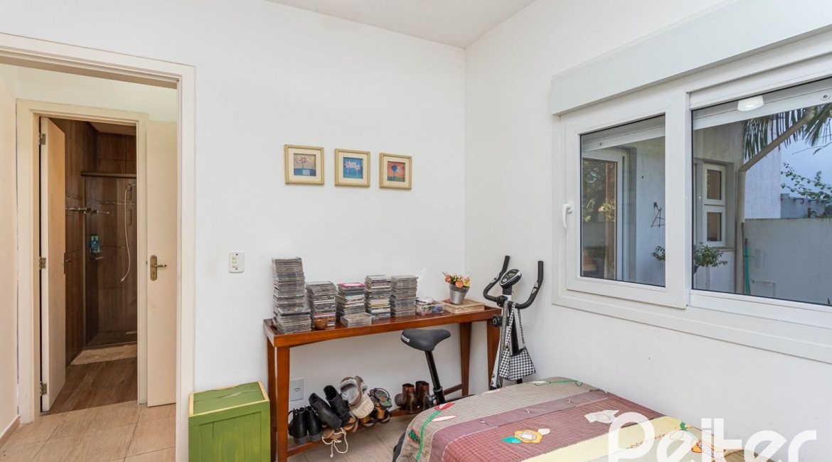 Casa em Condomínio à venda com 161m², 2 dormitórios, 2 suítes, 2 vagas, no bairro Vila Nova em PORTO ALEGRE