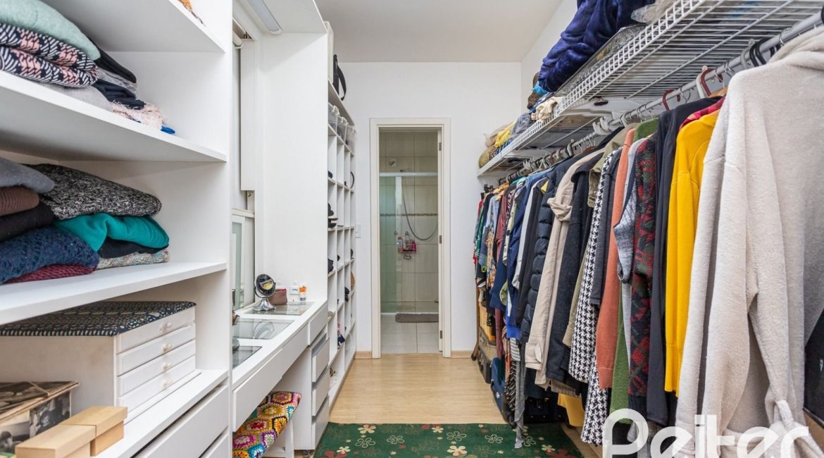 Casa em Condomínio à venda com 161m², 2 dormitórios, 2 suítes, 2 vagas, no bairro Vila Nova em PORTO ALEGRE