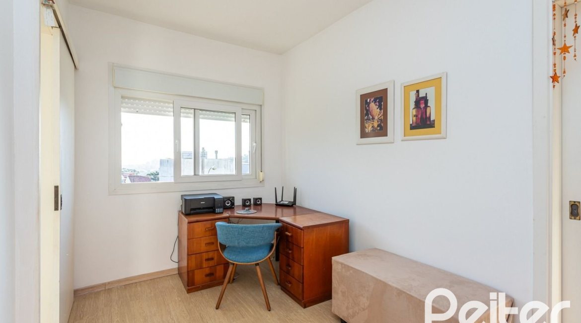 Casa em Condomínio à venda com 161m², 2 dormitórios, 2 suítes, 2 vagas, no bairro Vila Nova em PORTO ALEGRE