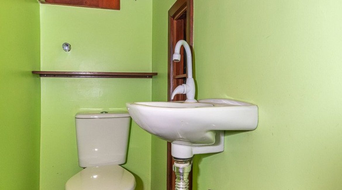 Casa à venda com 174m², 3 dormitórios, 1 suíte, 2 vagas, no bairro Jardim Isabel em Porto Alegre