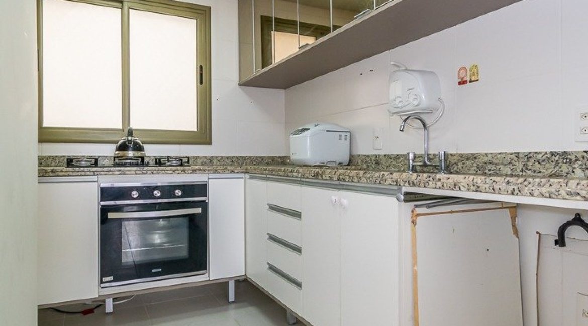 Apartamento à venda com 104m², 3 dormitórios, 1 suíte, 2 vagas, no bairro Ipanema em PORTO ALEGRE