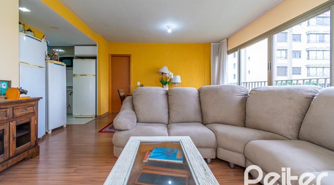 Apartamento à venda com 104m², 3 dormitórios, 1 suíte, 2 vagas, no bairro Ipanema em PORTO ALEGRE