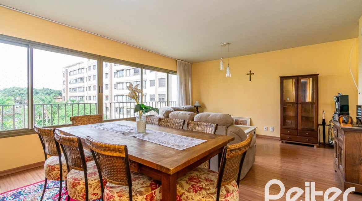 Apartamento à venda com 104m², 3 dormitórios, 1 suíte, 2 vagas, no bairro Ipanema em PORTO ALEGRE