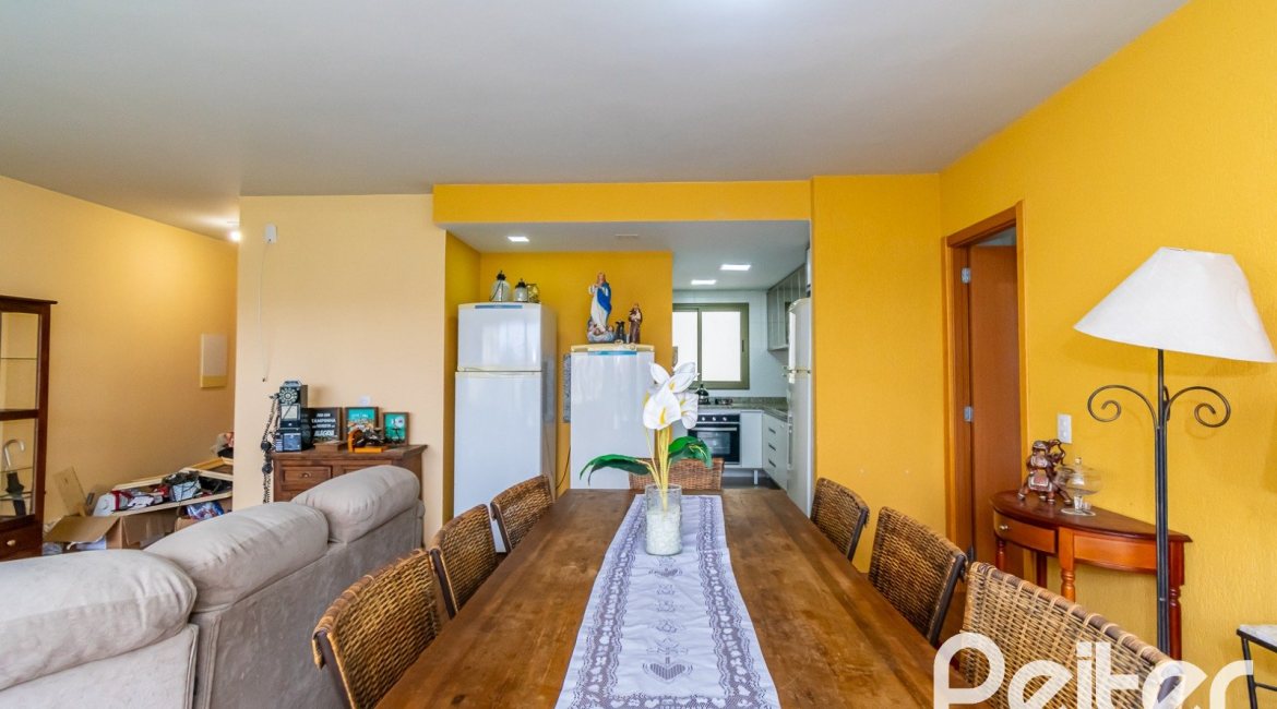 Apartamento à venda com 104m², 3 dormitórios, 1 suíte, 2 vagas, no bairro Ipanema em PORTO ALEGRE