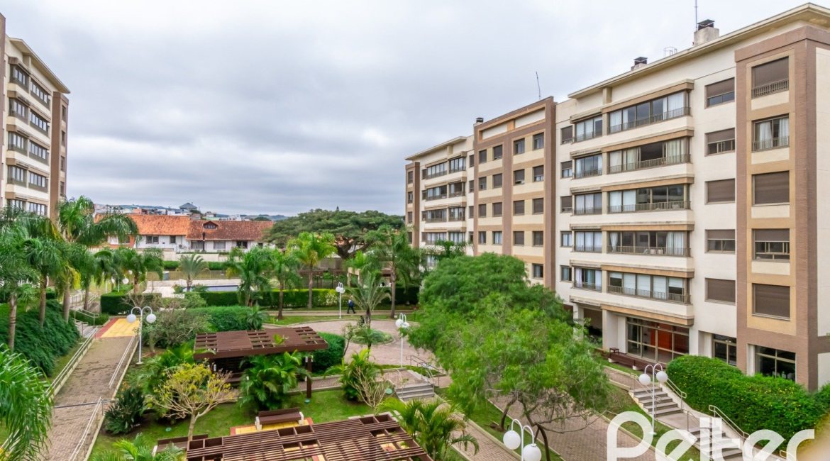 Apartamento à venda com 104m², 3 dormitórios, 1 suíte, 2 vagas, no bairro Ipanema em PORTO ALEGRE