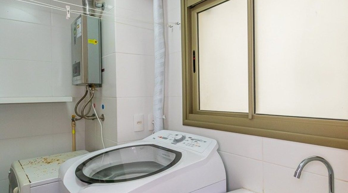 Apartamento à venda com 104m², 3 dormitórios, 1 suíte, 2 vagas, no bairro Ipanema em PORTO ALEGRE