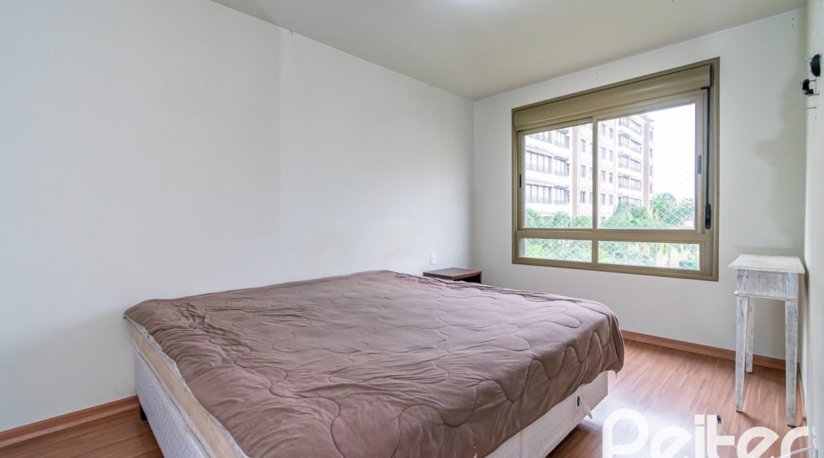 Apartamento à venda com 104m², 3 dormitórios, 1 suíte, 2 vagas, no bairro Ipanema em PORTO ALEGRE